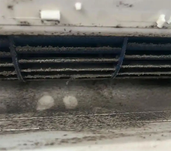 自贡空调吹的风有股烧焦味是怎么回事